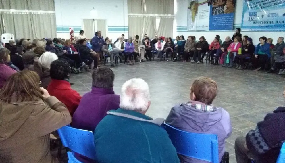 Más de 100 jubilados se reunieron en la sede de Unter Bariloche.