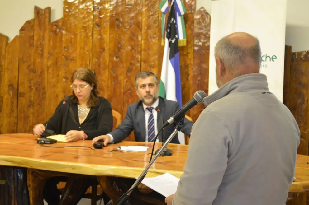 Un solo orador en la audiencia pública por aumento en el alumbrado