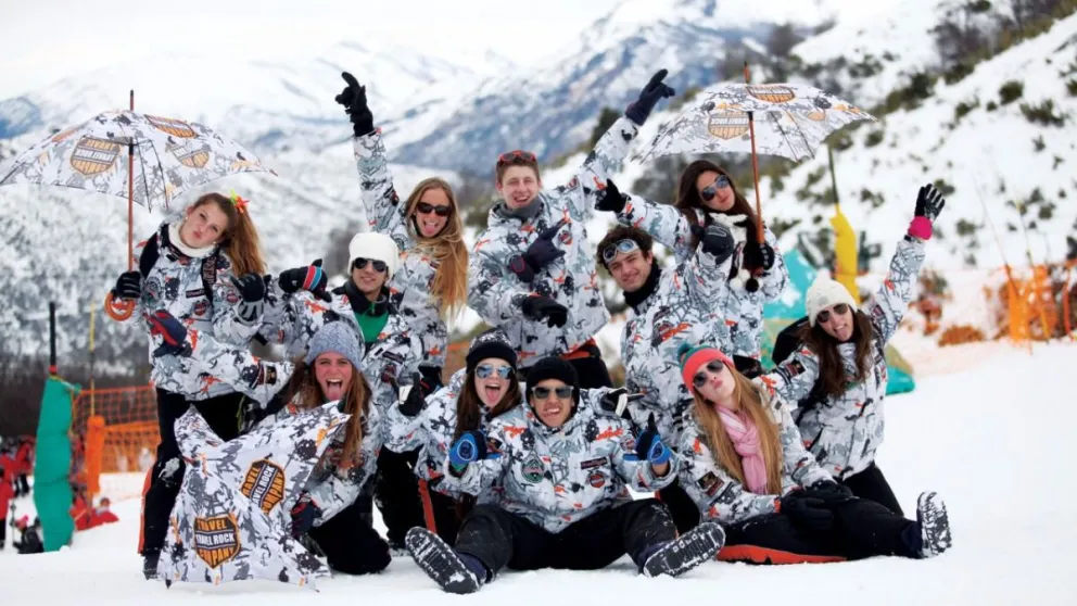 Los estudiantes no se pierden por nada del mundo la visita al cerro Catedral, uno de los principales atractivos de la ciudad. 