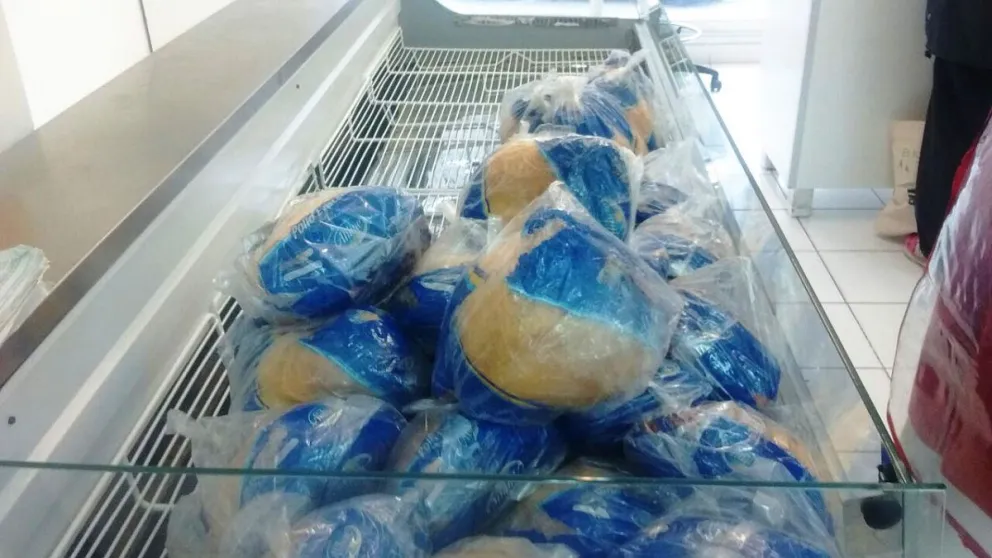 Decomisaron más de 300 kilos de pollo en la carnicería Pilotti