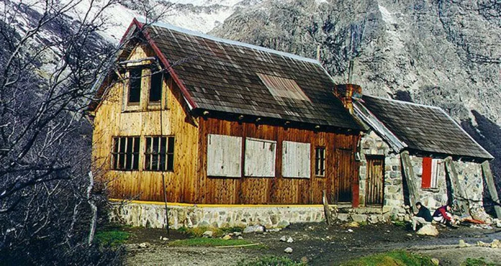 Incendio destruyó el refugio Jakob