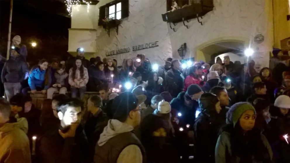 Video: abrazo simbólico por el refugio Jakob