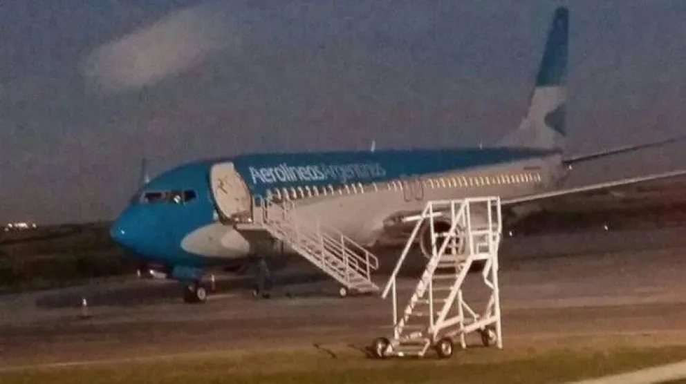 Avión de Aerolíneas tuvo que hacer un aterrizaje de emergencia