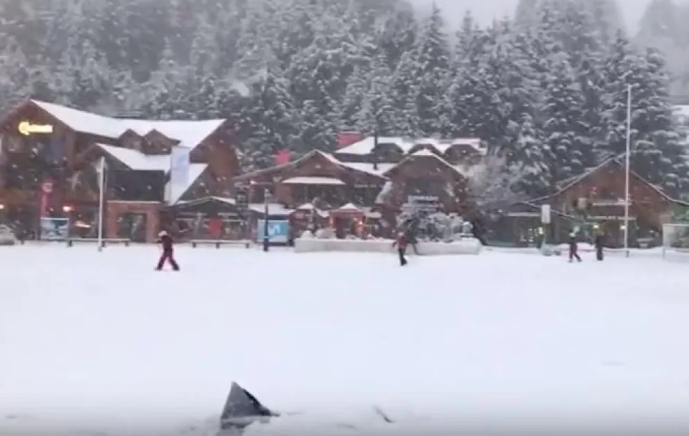 Video: la nieve se vive a pleno en el cerro Catedral