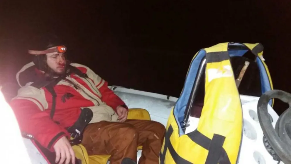 El muchacho fue encontrado durante la madrugada. 
