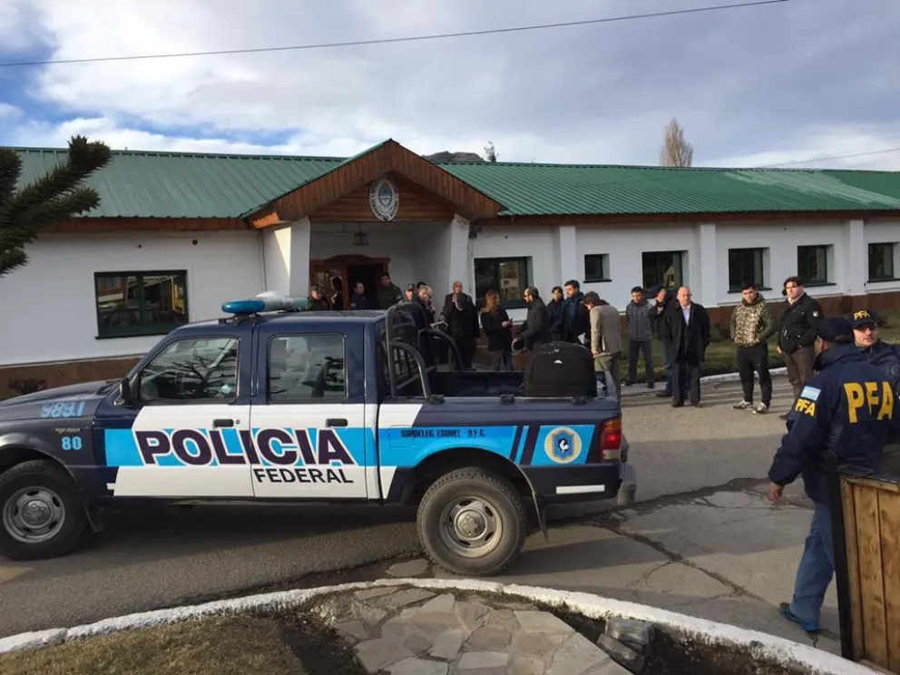 Esquel: allanaron la sede de Gendarmería por el caso Santiago Maldonado