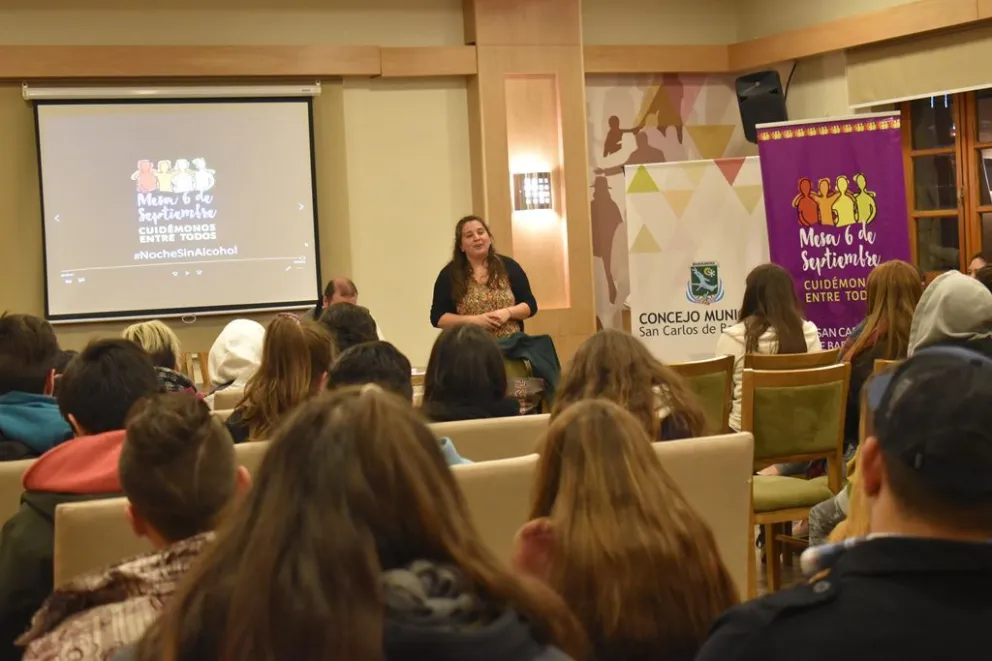 Jóvenes concientizarán con spots sobre el consumo responsable de alcohol