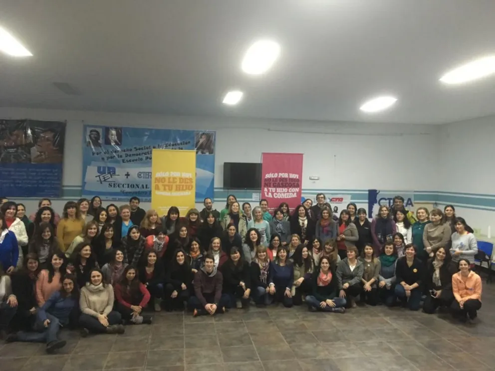 Del encuentro participaron 80 docentes.