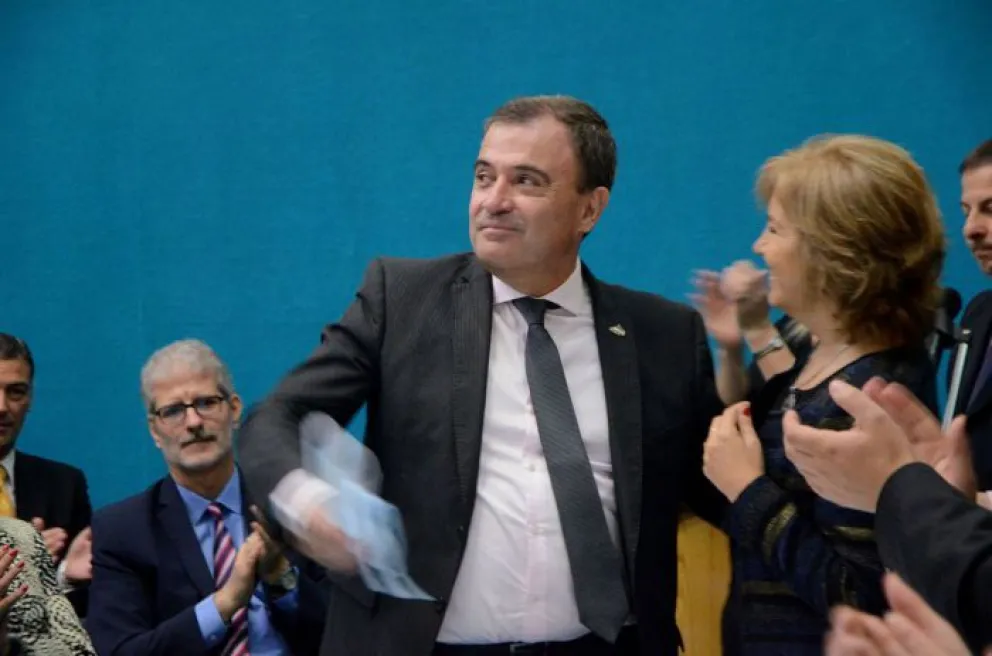 El vicegobernador estuvo en Bariloche y habló de distitnos temas.