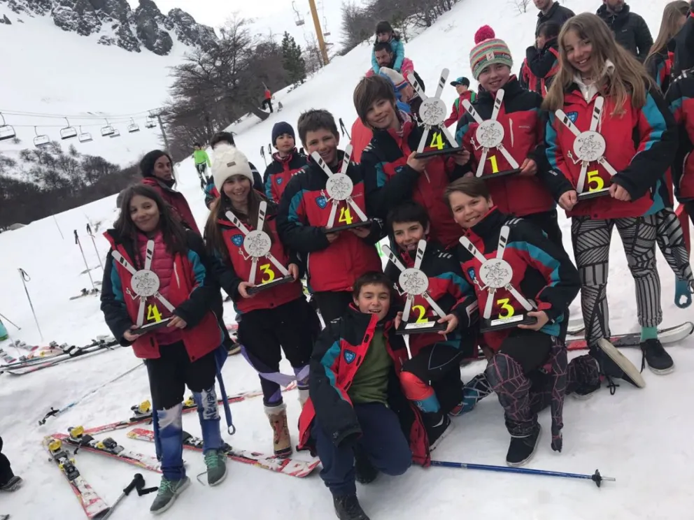 Gran actuación de los chicos del Ski Club Bariloche en Esquel