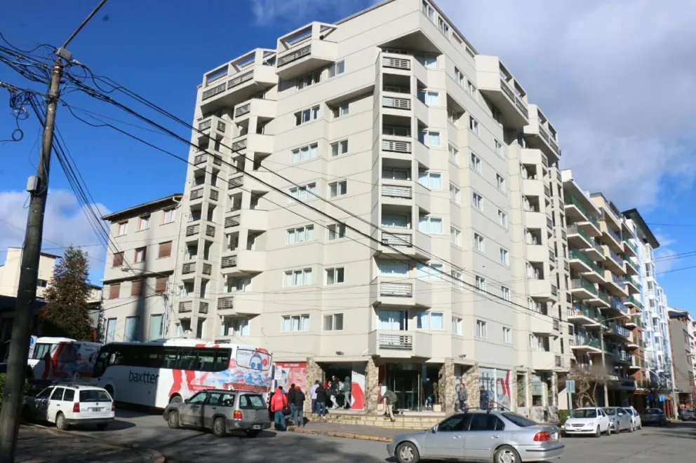 El joven que cayó desde un cuarto piso se encuentra fuera de peligro