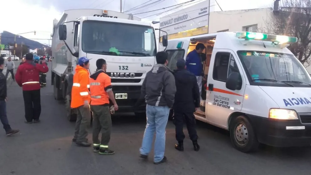 Atropellaron a un recolector de residuos