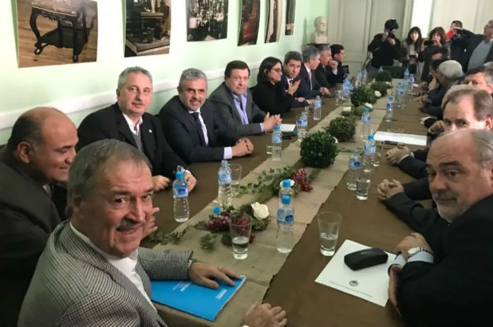 21 gobernadores se reunieron la semana pasada para acordar estratégias comunes.