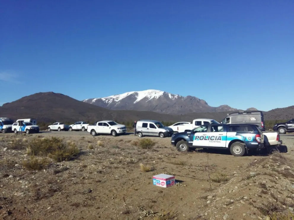 Un policía de Río Negro aseguró que encontraron balas donde buscaban a Maldonado y no las peritaron