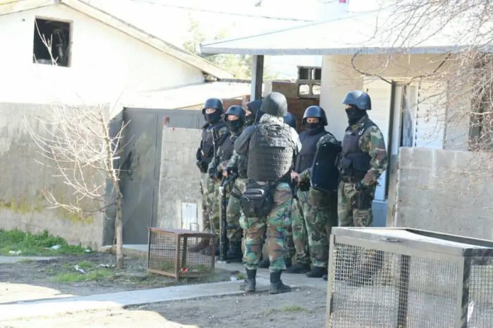 Un hombre fue imputado tras los allanamientos en el barrio 10 de Diciembre.