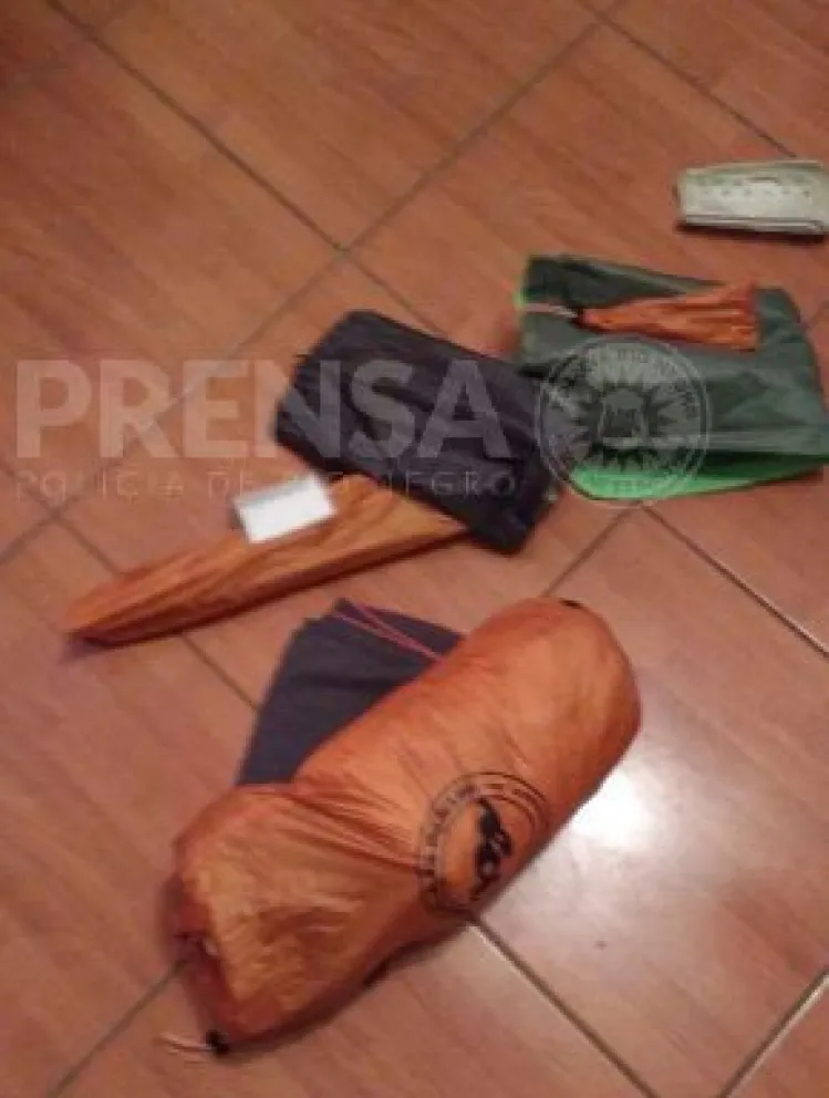 Secuestran elementos robados en un auto