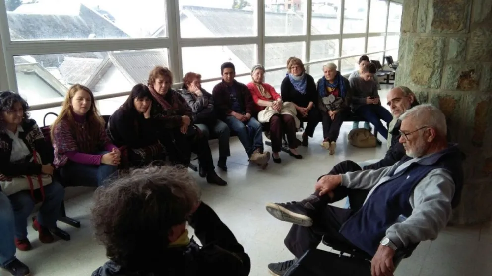 Jubilados se autoconvocaron en el hospital zonal