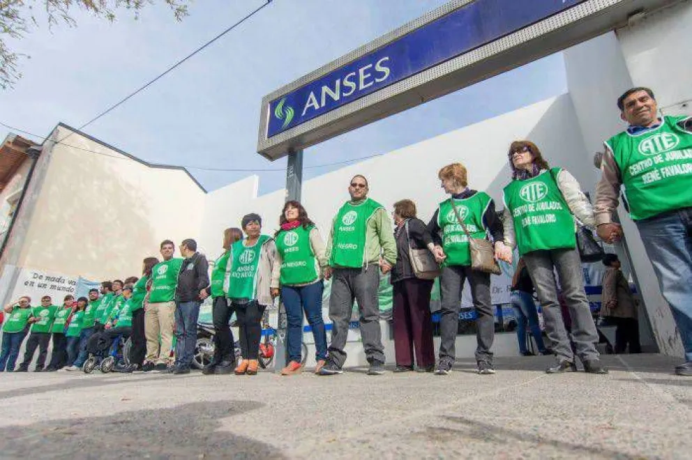 Para ATE, 14 de los 20 ministerios verán reducidas sus partidas presupuestarias: “Todos contarán con menos dinero que en el 2017”