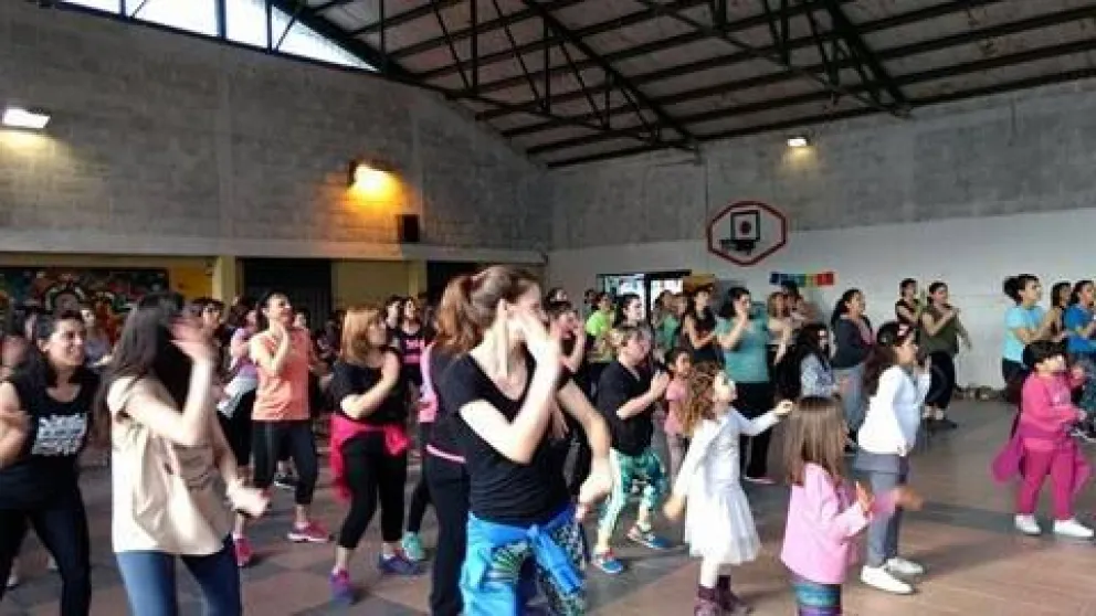 Exitosa Zumba Master Class solidaria en Virgen Misionera