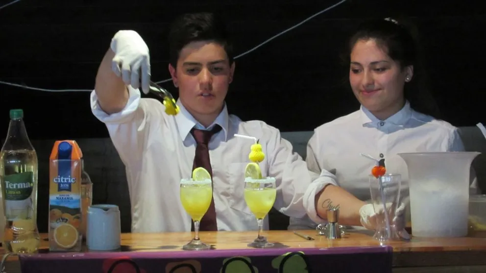 La Semana de la Juventud puso primera con el concurso de tragos sin alcohol
