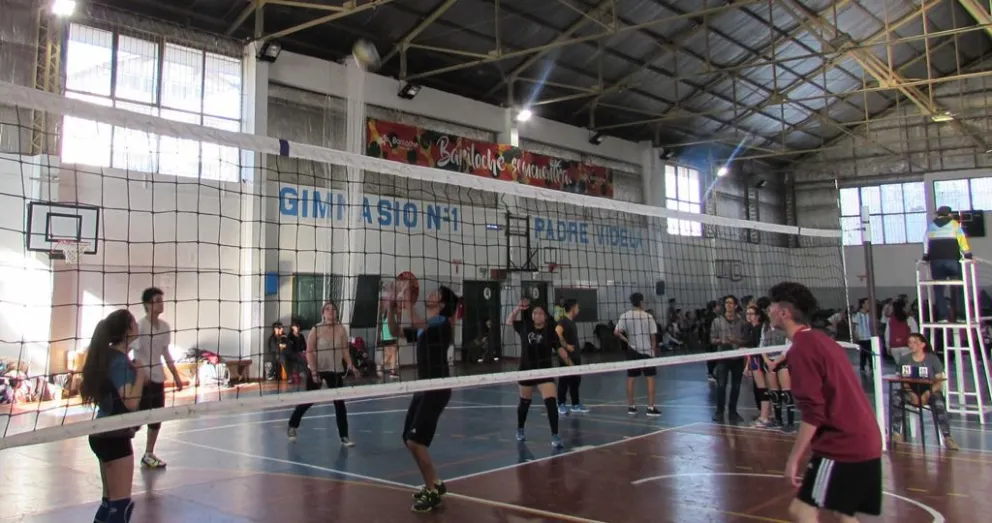 El torneo de voley por la Semana de la Juventud ya tiene a sus ganadores