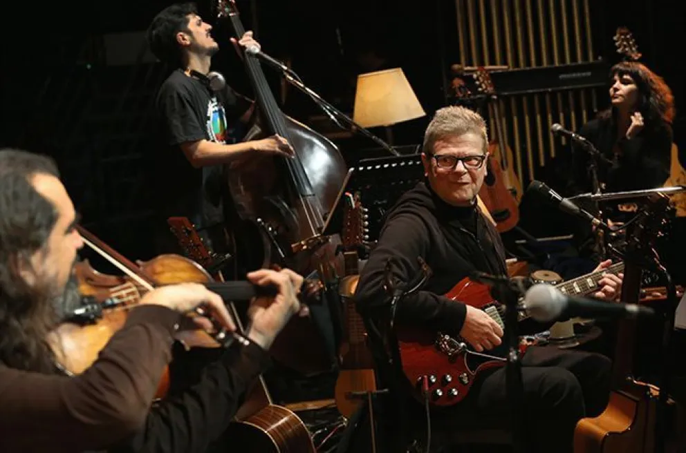 Quedan sólo 50 entradas para ver a Gustavo Santaolalla en La Baita