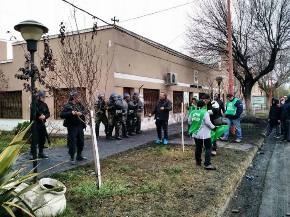 La protesta se mantuvo por varios días en el municipio de Contralmirante Cordero.