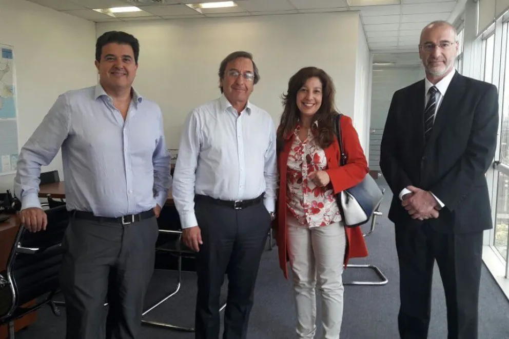 Carreras se reunió con autoridades de la ANAC por el funcionamiento del aeropuerto
