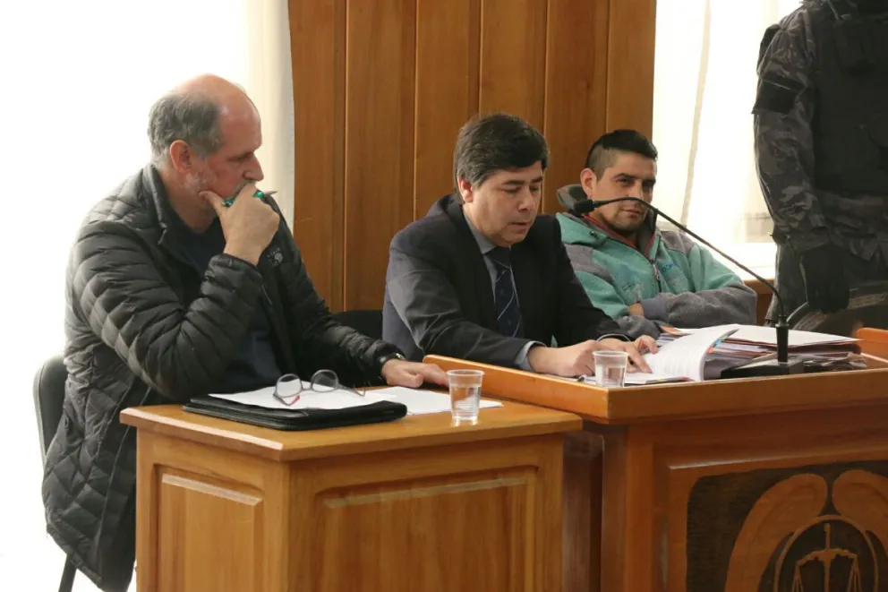 Pablo Cáceres, su agresor durante en el juzgado.