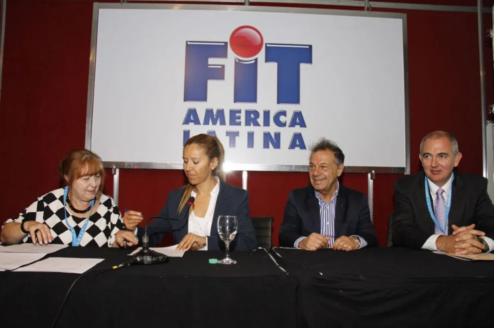Firman el Código de Conducta para la Protección de Derechos de Niños en viajes y turismo