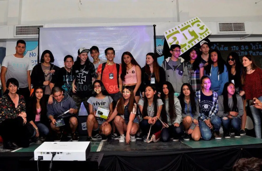 Dos cortos de Bariloche ganadores en “A rodar escuelas”