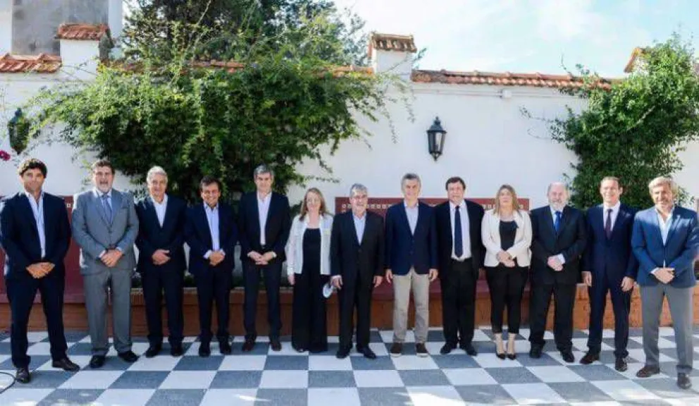 El gobernador de Río Negro participará de la reunión con el presidente de la Nación.