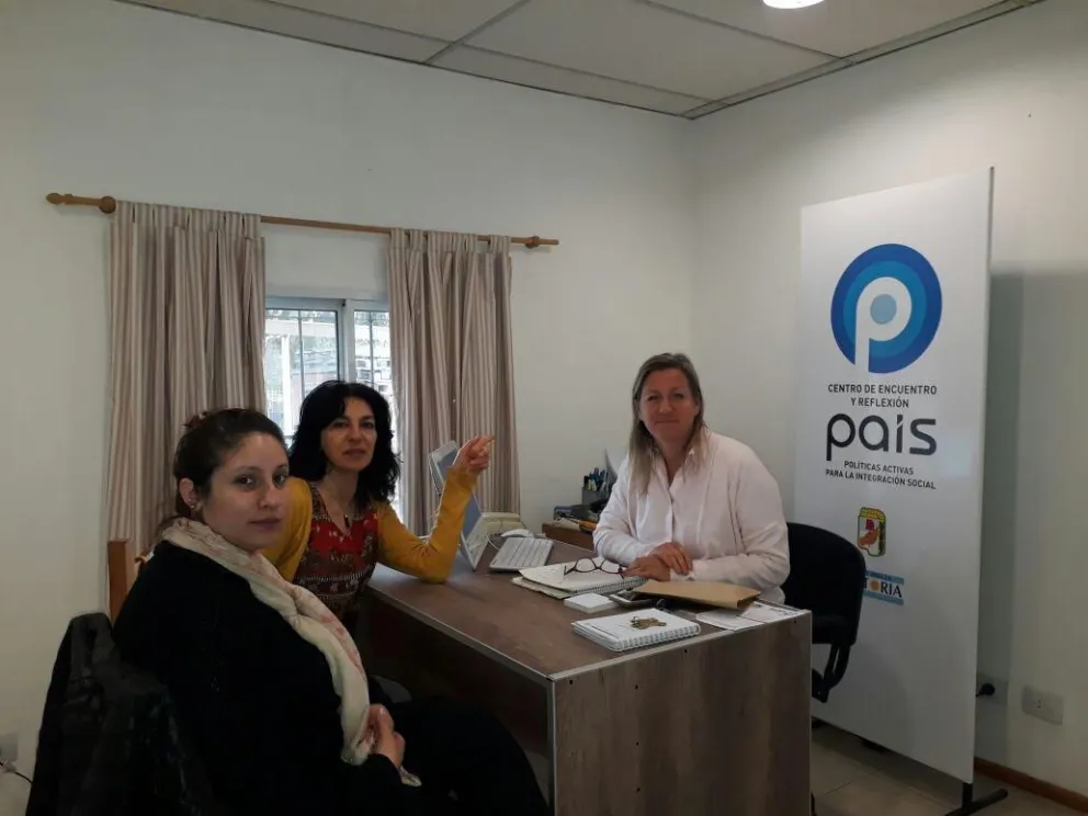 Centro País realizó importante donación para el viaje de egresados de la Escuela del Levalle