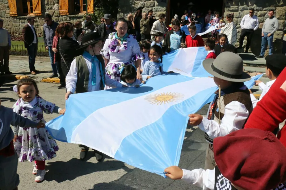 Desfile por el Día de la Tradición: Cortes de calles y cambios en los recorridos de los colectivos