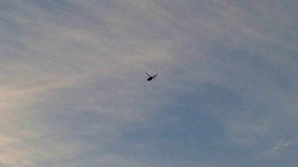 El helicóptero empezó a volar en horas de la mañana. 