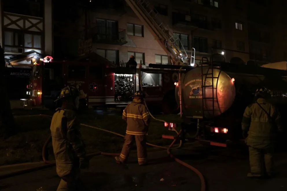 Video: así fue el incendio de un céntrico hotel