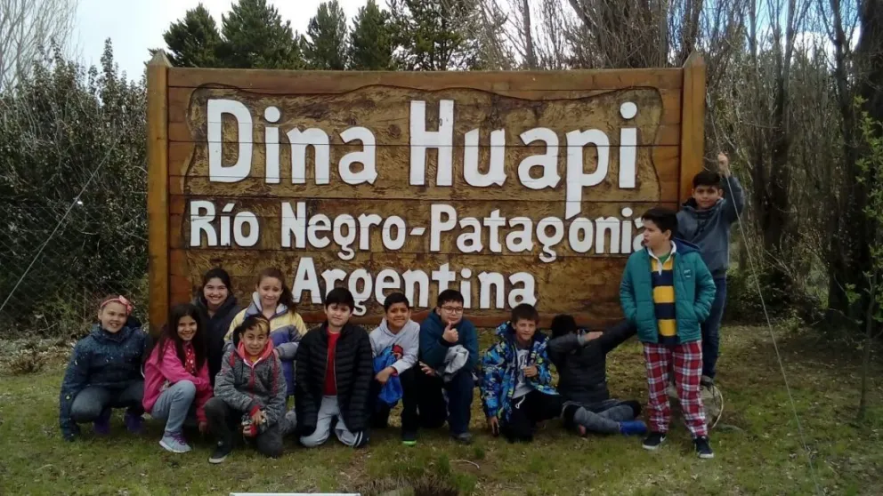 Estudiantes de Neuquén visitaron Dina Huapi