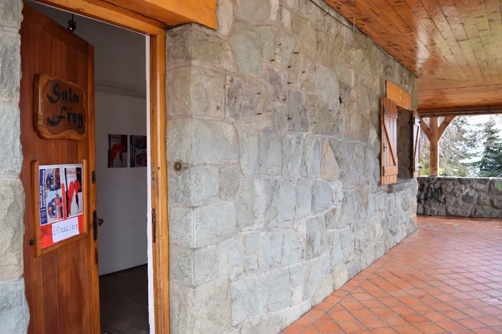 "Grafitearon" nuevamente las paredes de la Sala Frey
