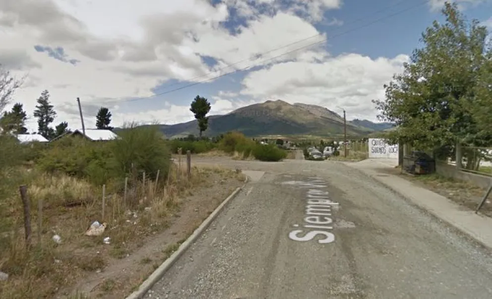 Un policía fue herido de un piedrazo al intervenir en una pelea