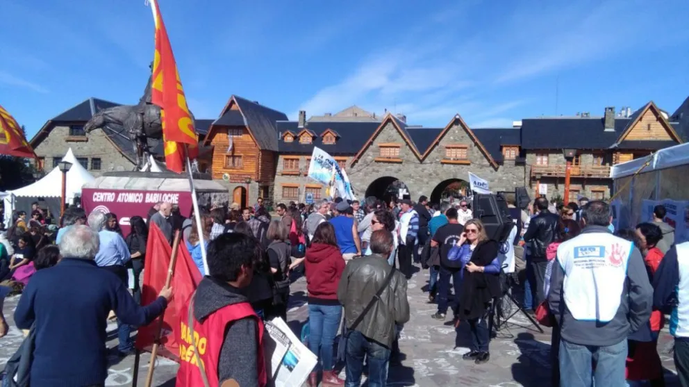 Se manifestaron en el Centro Cívico en contra de la reforma laboral