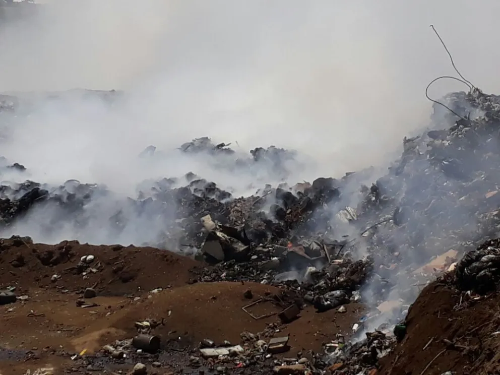 El basural de Bariloche sufrió esta semana un nuevo incendio. 