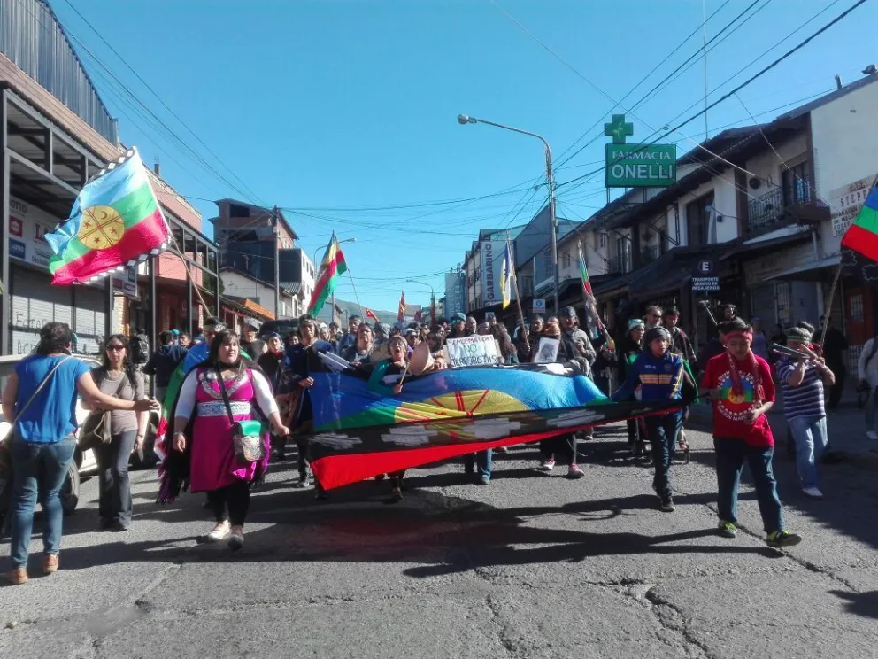 Comenzó la marcha exigiendo justicia por Rafael Nahuel