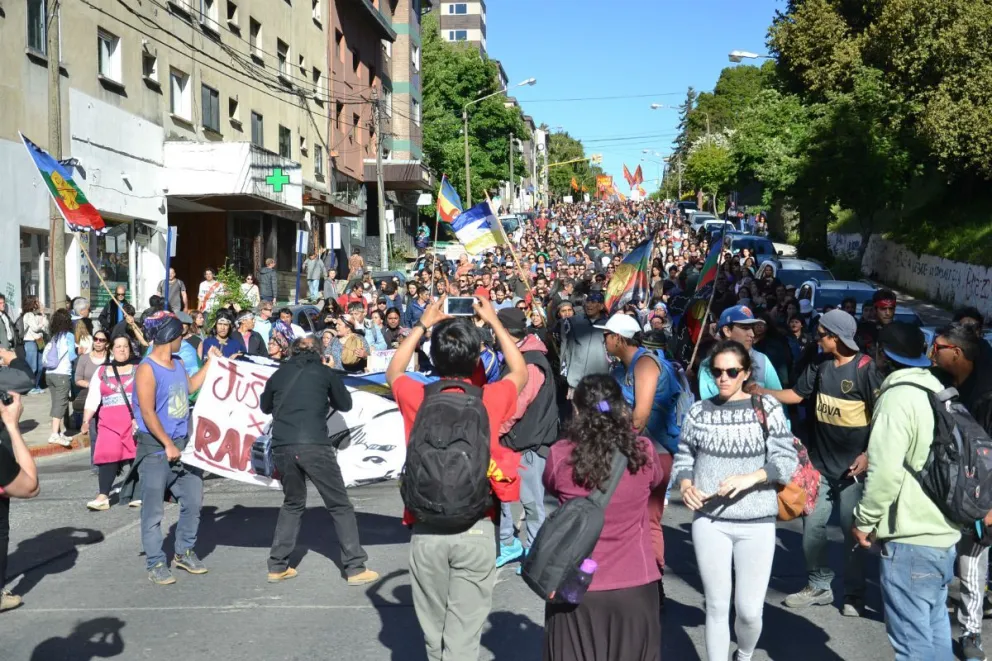 Miles de personas pidieron justicia por Rafael Nahuel