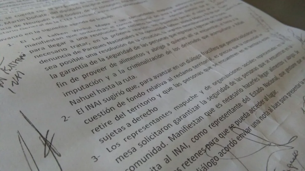 ¿Qué dice el documento firmado en la mesa de diálogo?