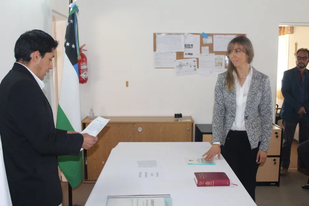 Se realizó el acto de jura de la flamante Jueza de Faltas, Lorena Arroyo, y el secretario del Juzgado, Emiliano Calvin.