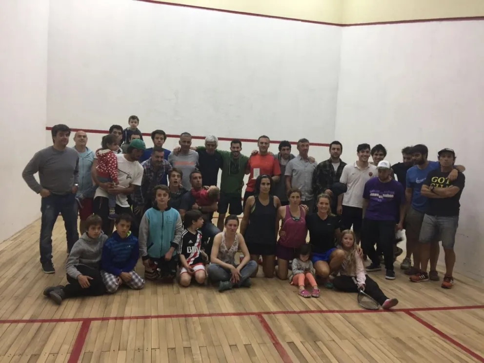 La foto del cierre. El torneo tuvo un excelente nivel.