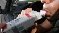 Los casos de alcohol al volante no bajan en los operativos viales