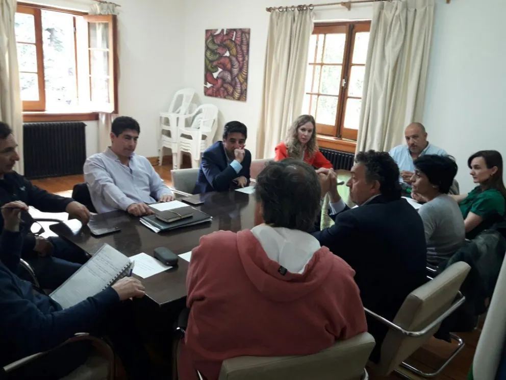 Vecinos del este se reunieron con funcionarios municipales