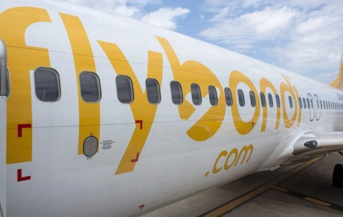 Trabajadores de Flybondi en Bariloche sin cobrar marzo y con despidos por la crisis de la aerolínea