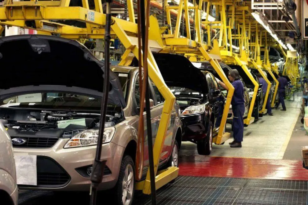 ¿Qué se debe hacer cuando se enciende la luz Check Engine?